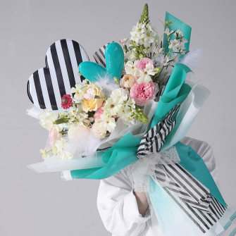Пленка матовая в листах 58 х 58см Омбре с шимером Tiffany blue