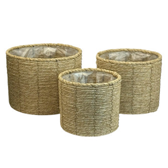 Set of low natural baskets with 3 pieces