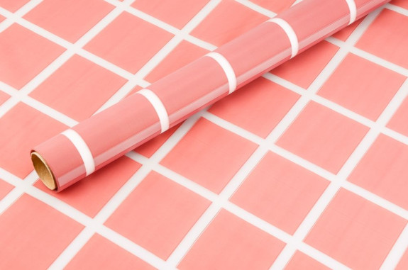 The film "Squares" (pericarp) is matte in a roll